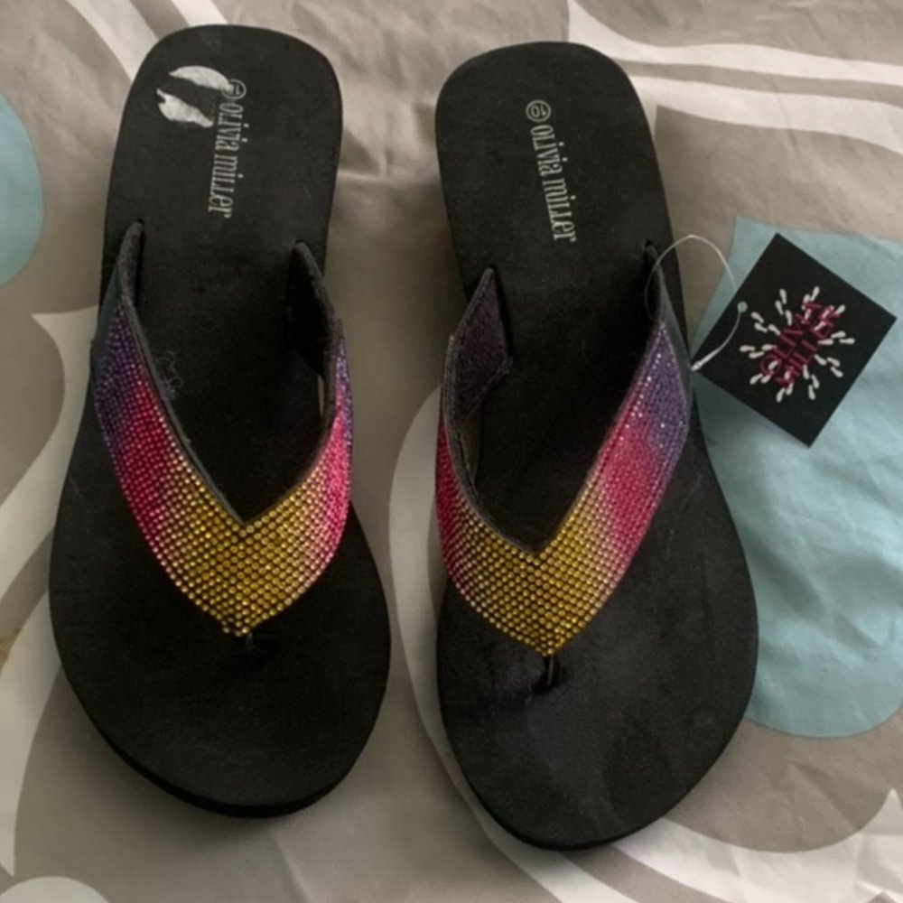 NWT, Multicolor Olivia Miller Flip Flops, 10M